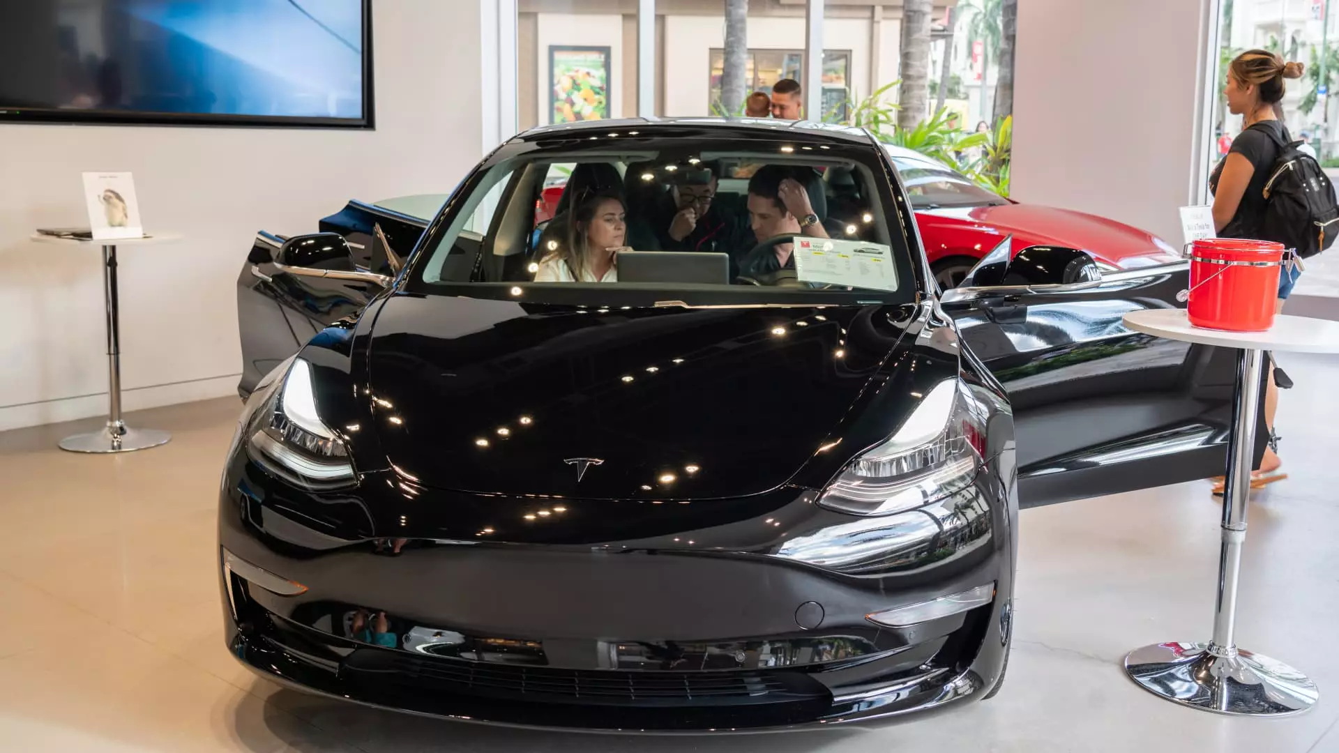 Examining the Surprising Leader in Electric Vehicle Adoption: Hawaii