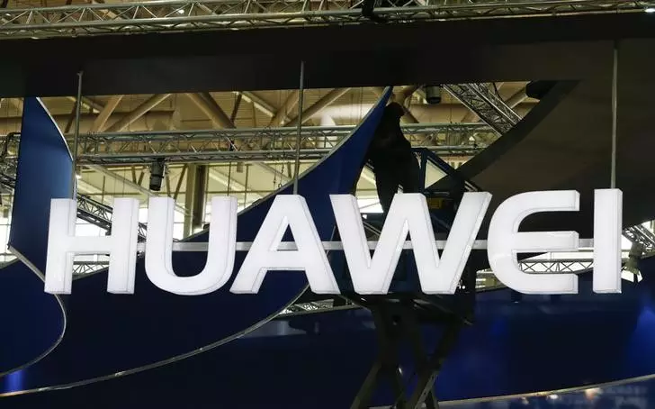 The Rise of Chinese Suppliers in Huawei’s Latest High-End Phone