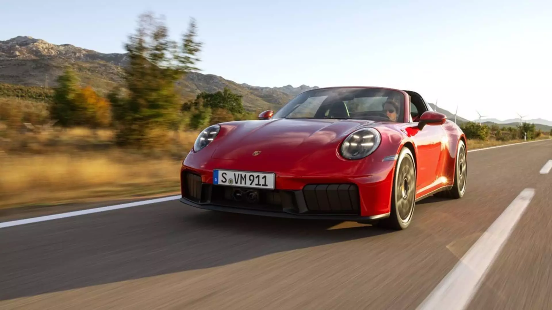 The Porsche 911 Carrera GTS Hybrid: A Game-Changer in the Automotive Industry