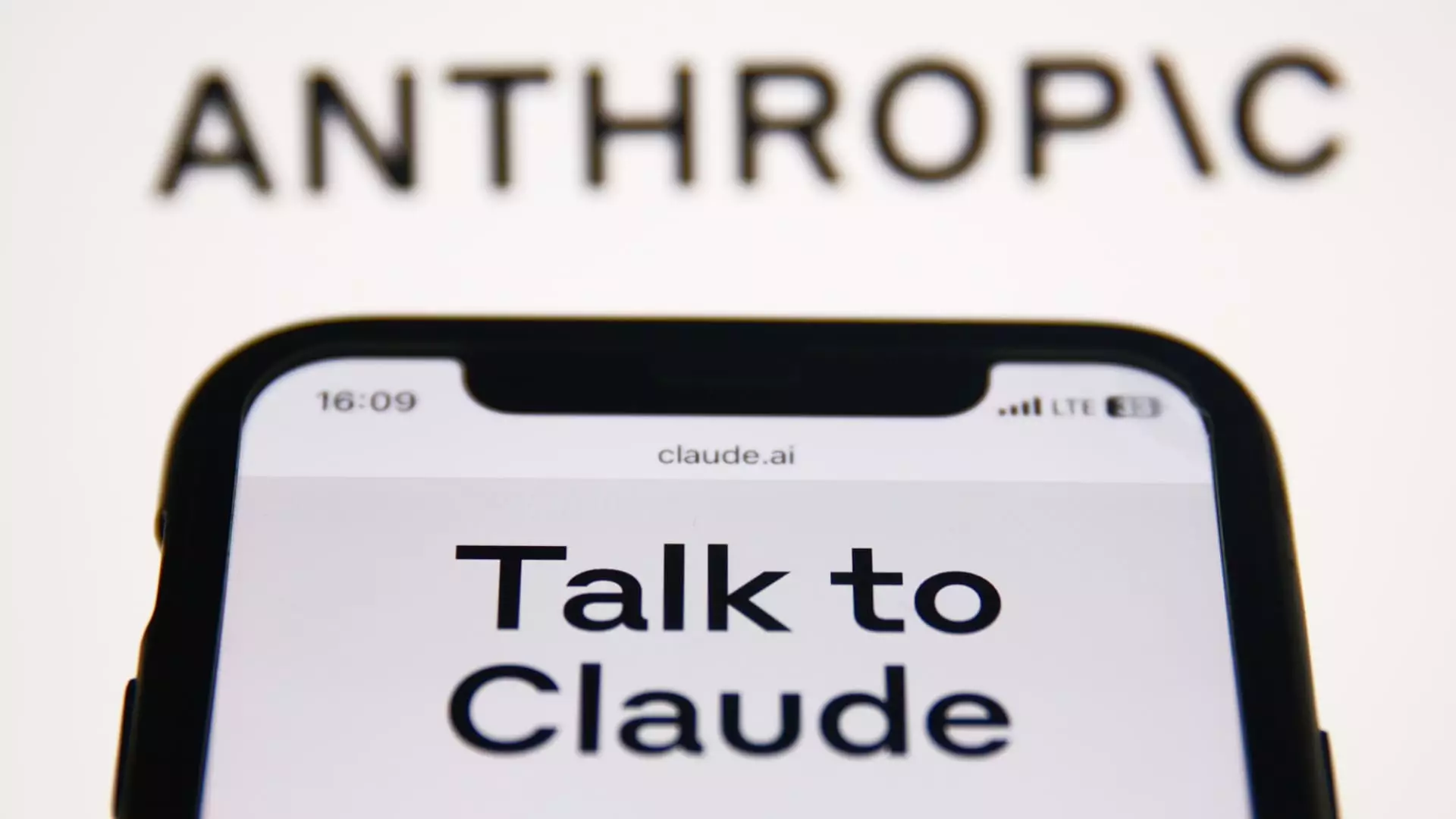 Anthropic Introduces New AI Model: Claude 3.5 Sonnet