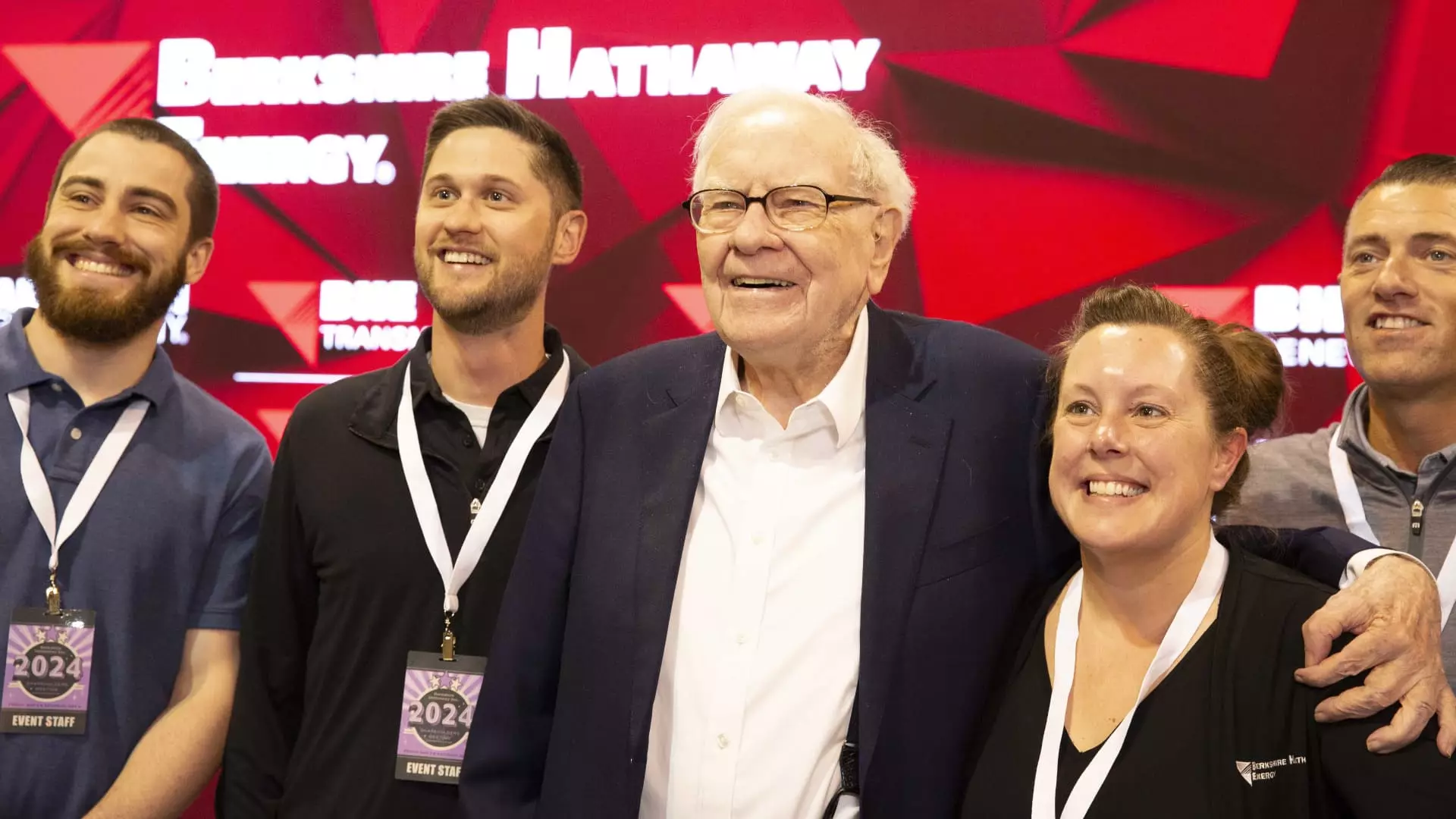 The Ongoing Saga of Berkshire Hathaway’s Hefty Cash Pile