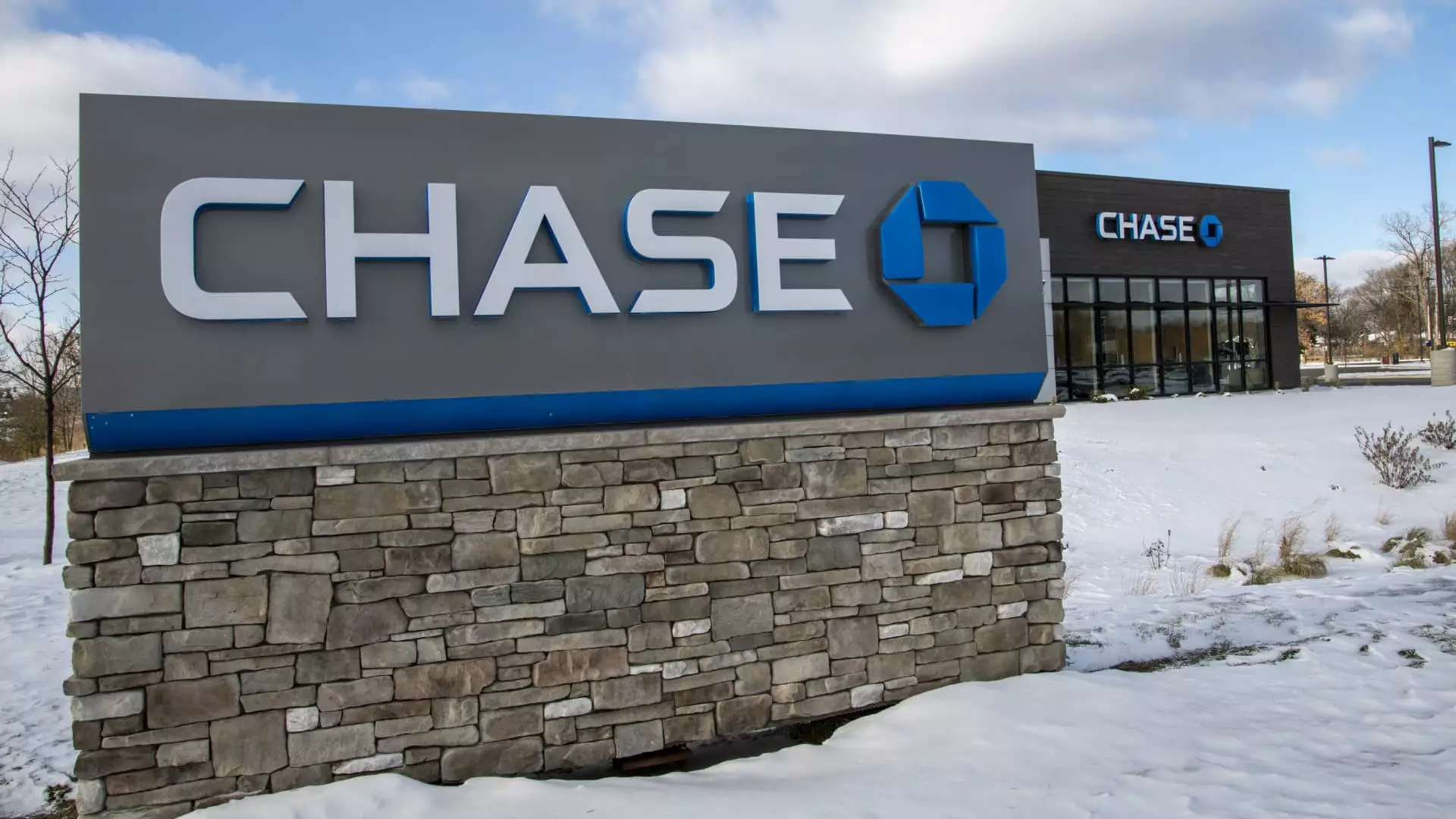 The Expansion of JPMorgan Chase: Reaching Every Community