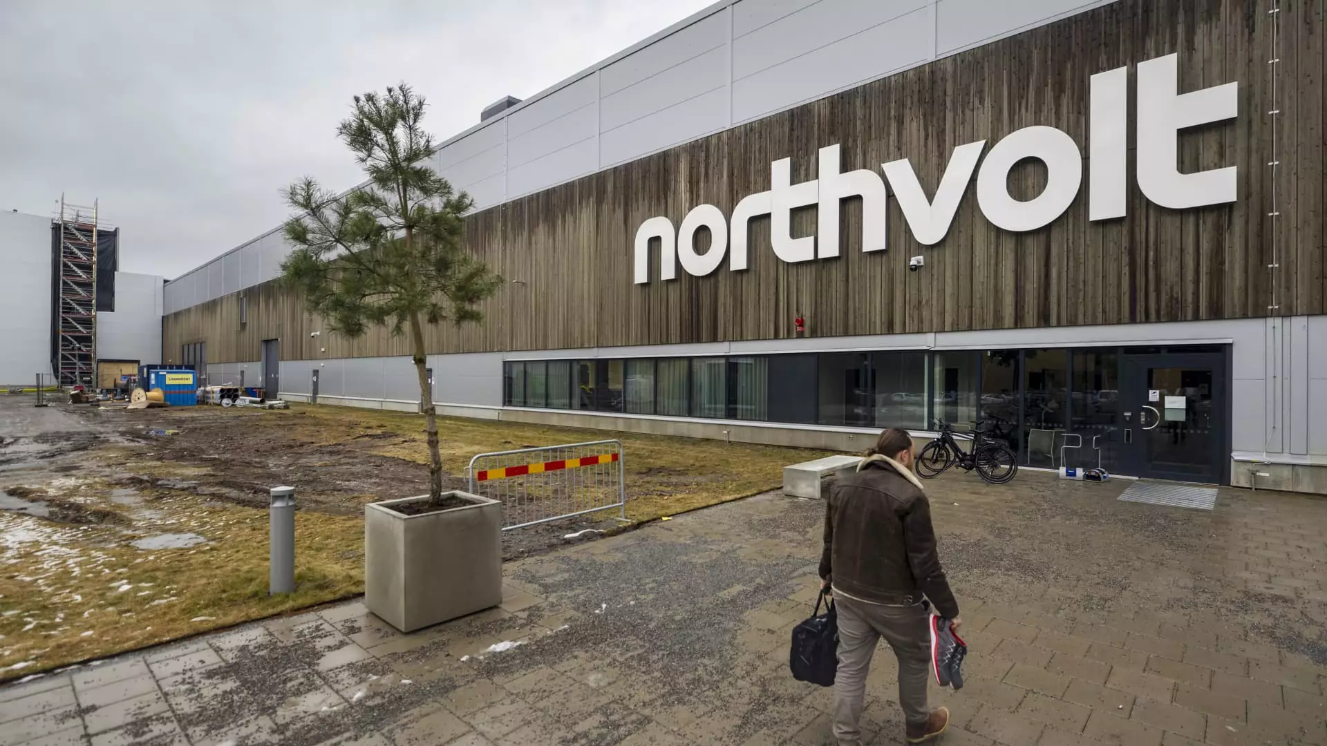 The Impact of Northvolt’s Strategic Decisions on the Electric Vehicle Industry