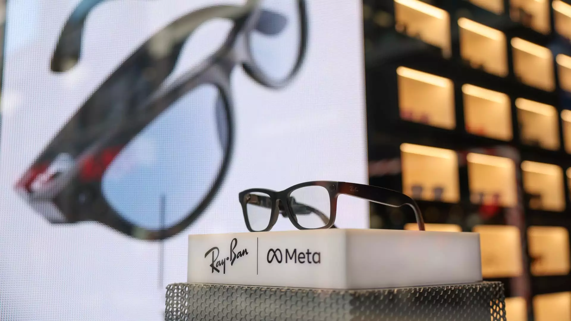 The Rise of Smart Glasses: A New Era in Consumer Technology