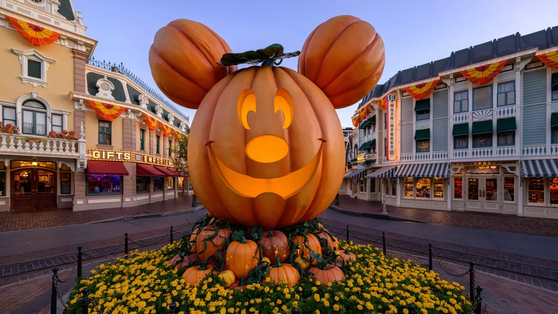 From Pumpkins to Poinsettias: The Magical Transition at Disney Parks