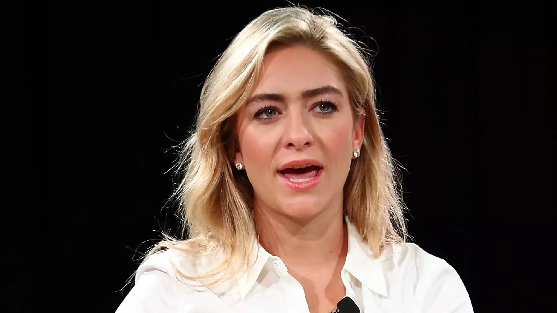 Transformative Leadership Change at Bumble: Whitney Wolfe Herd Steps Back into the Spotlight