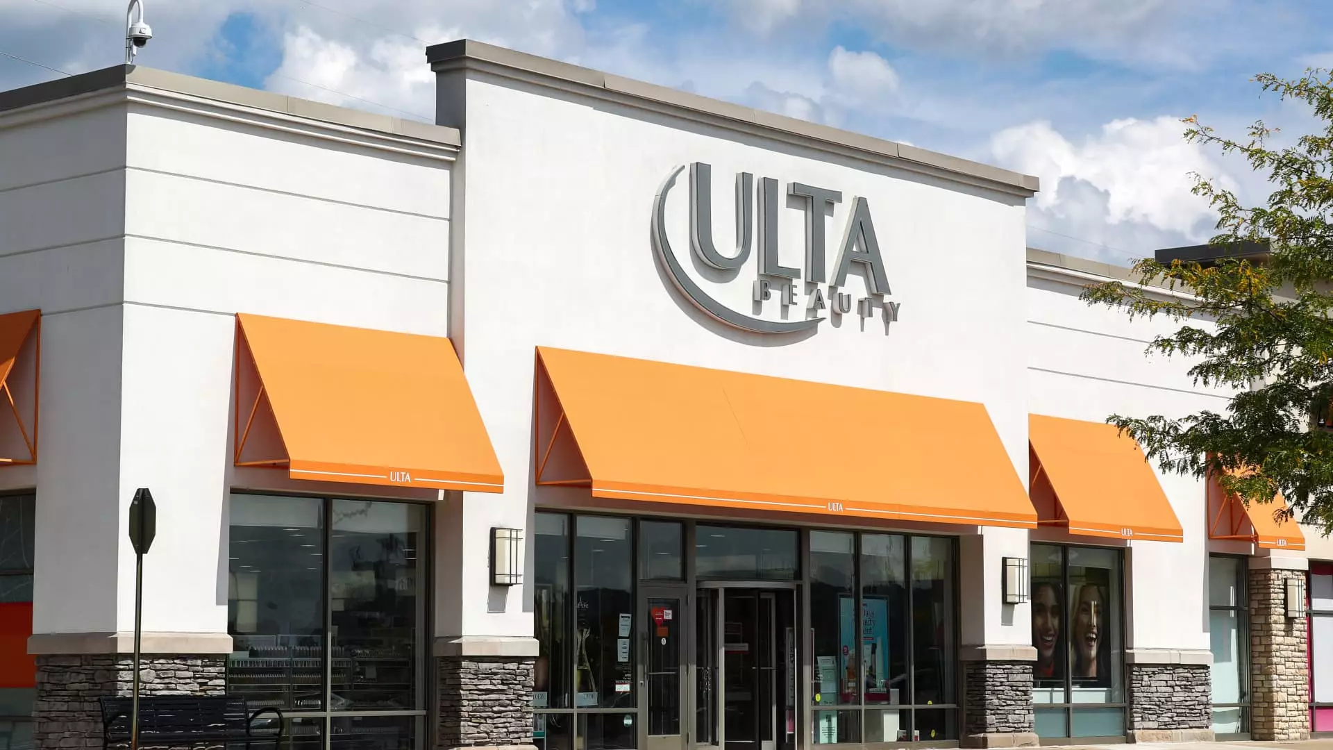 5 Unsettling Truths About Ulta Beauty’s Dwindling Growth in 2025