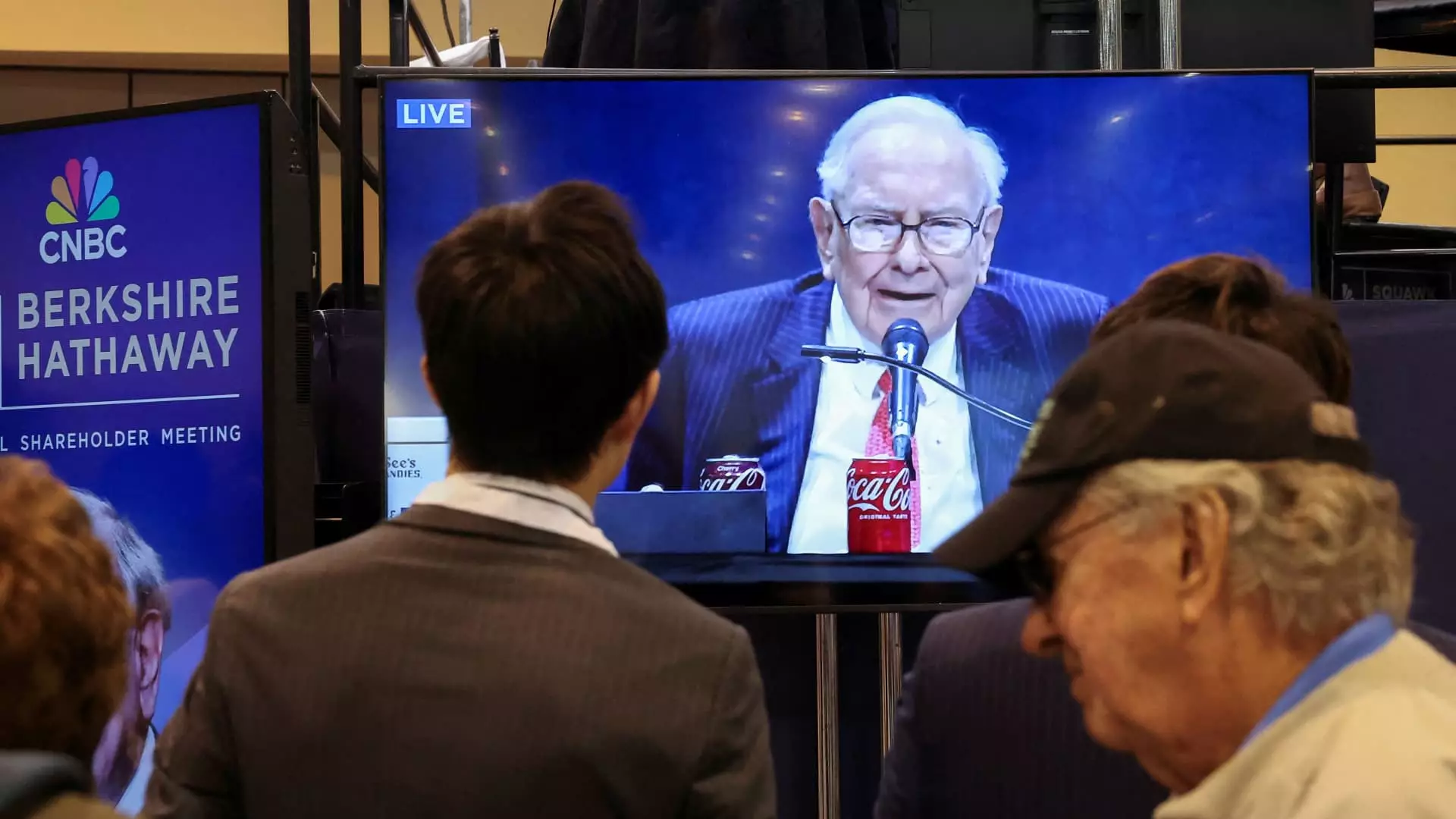 Buffett’s Departure: A New Era for Berkshire Hathaway and What It Means for Investors
