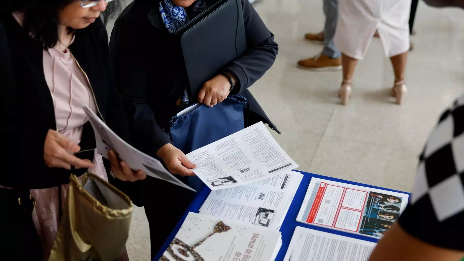 The Job Hunt Paradox: 5 Ways to Navigate a Complex Labor Market