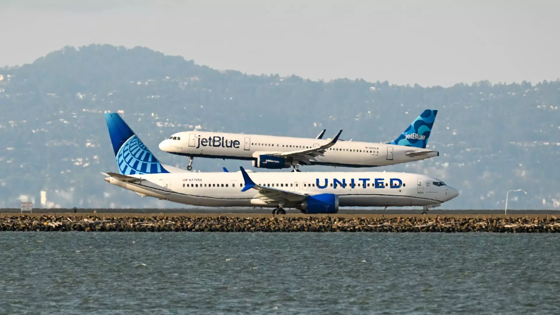 5 Major Reasons Why United Airlines’ JetBlue Partnership is a Game Changer for Travelers