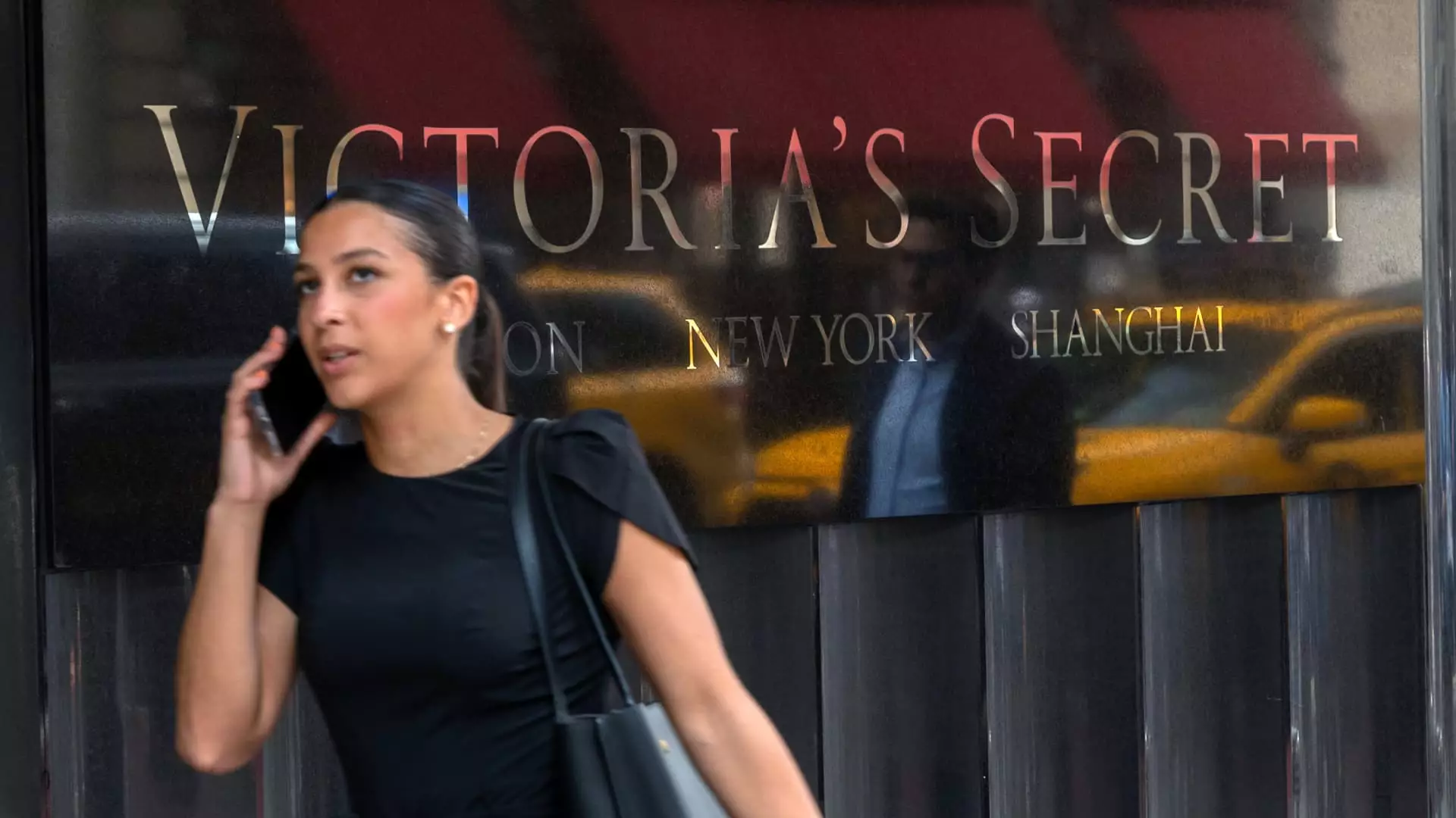 8 Reasons Why Victoria’s Secret is Facing a Corporate Crisis