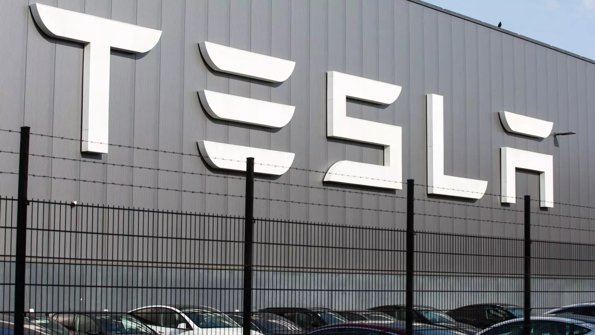 7 Stark Realities Behind Tesla’s “Fully Autonomous” Delivery Claim