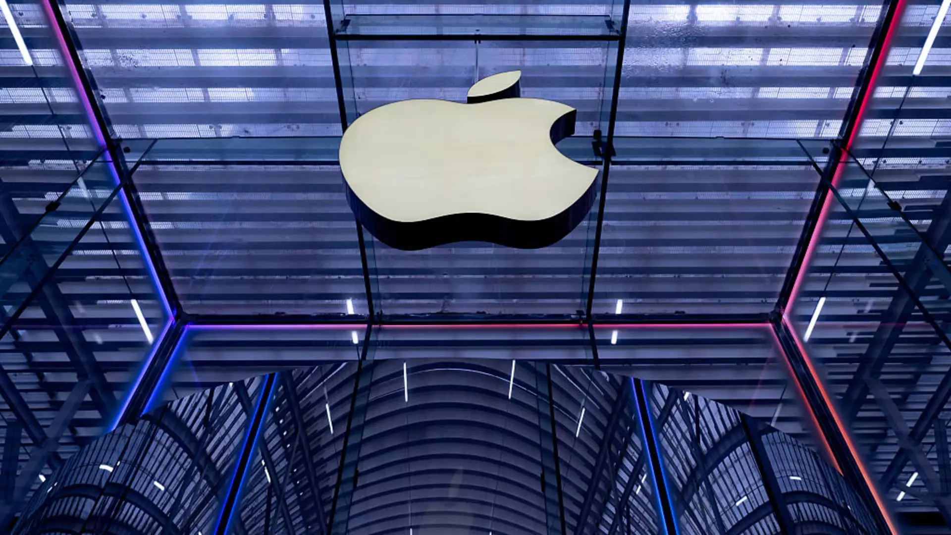 Apple’s Fearful Reckoning: Economic Turmoil and Strategic Missteps Threaten Its Dominance